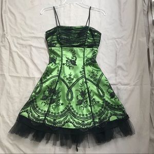 Morgan & Co. Formal Prom Green Black Dress
